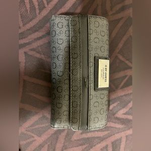 Wallet!! G by Guess
